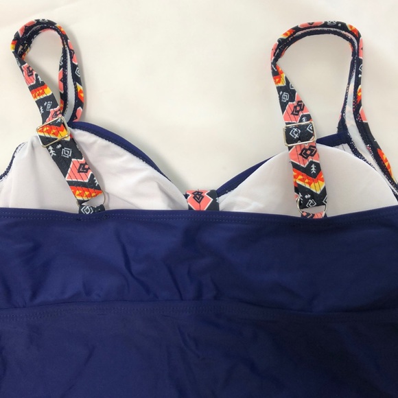 Cute royal blue tankini Sz L. Never been worn. - Picture 3 of 6